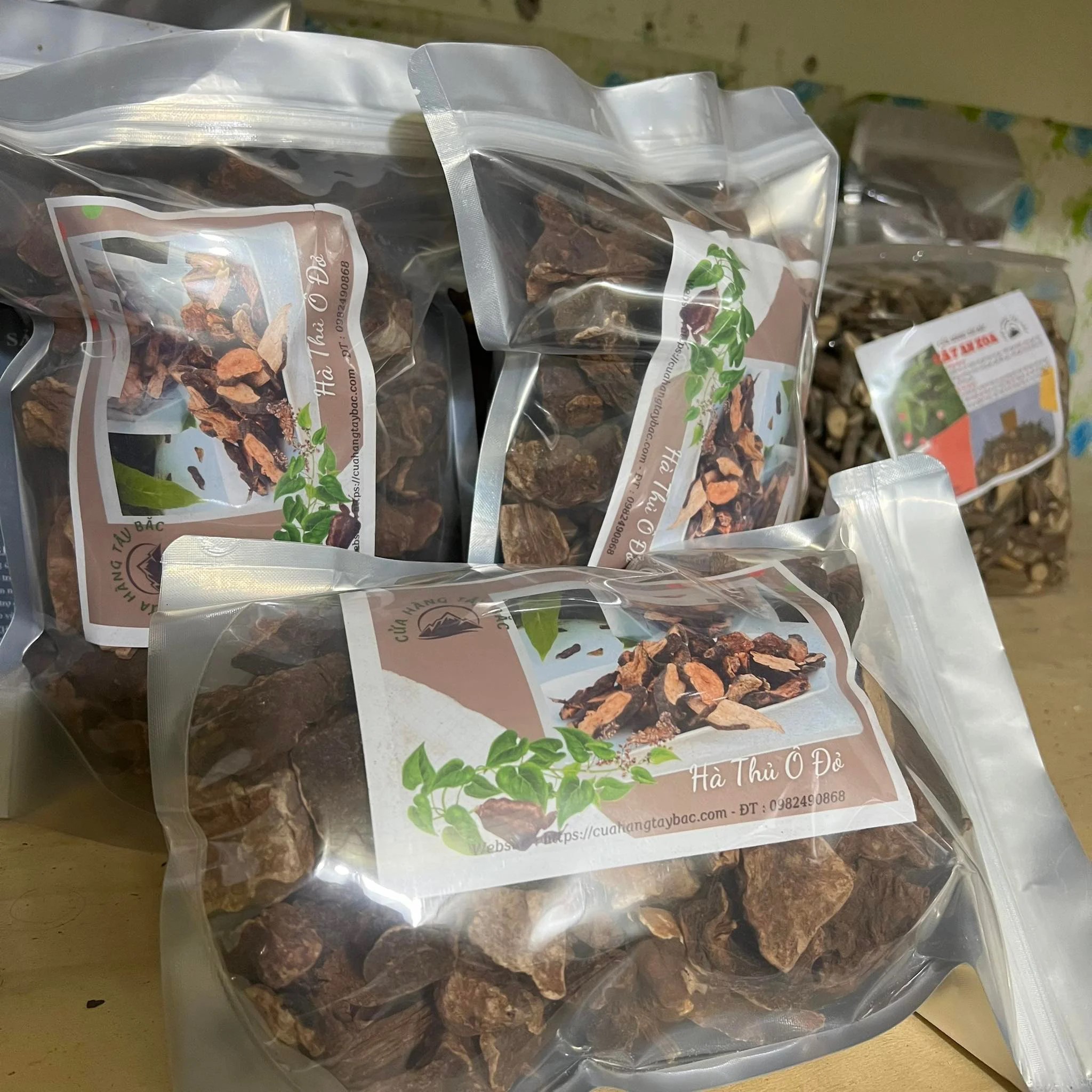 Dried Polygonum multiflorum (Ha Thu O Root) – Sliced & Sun-Dried - Image 3